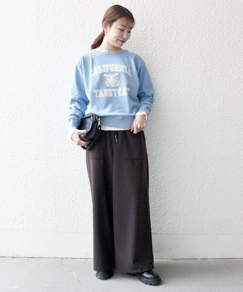 MIXTA（ミクスタ）の「Mixta:〈洗濯機可能〉ラグラン ロゴ クルーネック プルオーバー（スウェット・レディース・ライトブルー/ブラック/ネイビー/ナチュラル・ONE SIZE）」の10枚目の写真