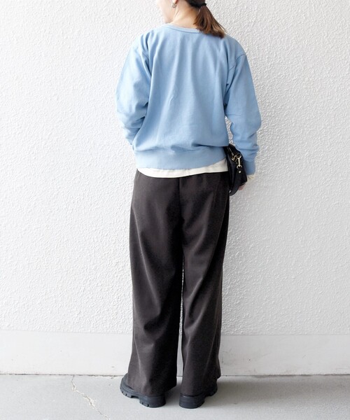 MIXTA（ミクスタ）の「Mixta:〈洗濯機可能〉ラグラン ロゴ クルーネック プルオーバー（スウェット・レディース・ライトブルー/ブラック/ネイビー/ナチュラル・ONE SIZE）」の11枚目の写真