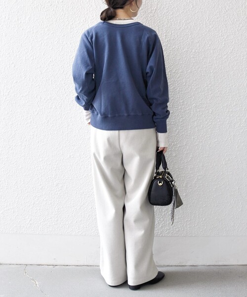 MIXTA（ミクスタ）の「Mixta:〈洗濯機可能〉ラグラン ロゴ クルーネック プルオーバー（スウェット・レディース・ライトブルー/ブラック/ネイビー/ナチュラル・ONE SIZE）」の17枚目の写真