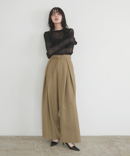 LIAN（リアン）の「ベルトデザインラップタックパンツ（スラックス・レディース・ブラック/ベージュ/チャコールグレー/ブラウン・FREE）」の6枚目の写真