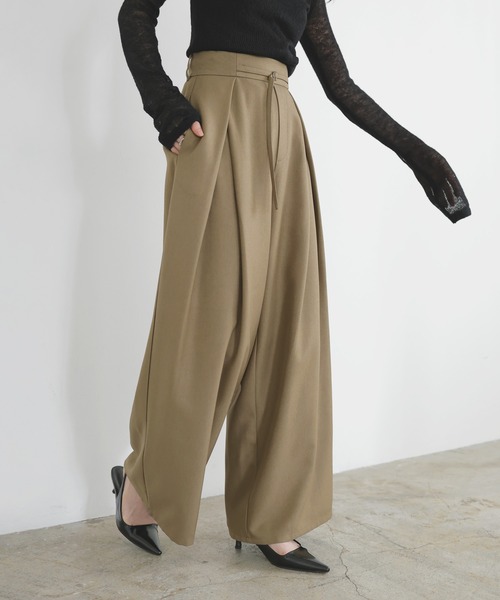 LIAN（リアン）の「ベルトデザインラップタックパンツ（スラックス・レディース・ブラック/ベージュ/チャコールグレー/ブラウン・FREE）」の7枚目の写真