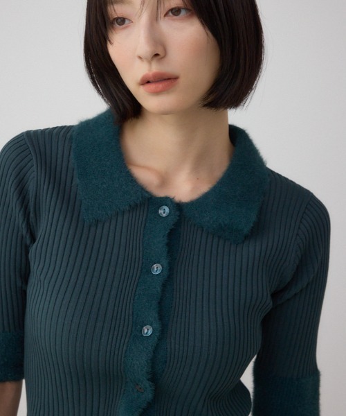AZUL by moussy(アズールバイマウジー)の「シャギーコンビポロニットトップス(ニット/セーター・レディース・ダークグリーン/アイボリー/ブラック・FREE)」の3枚目の写真