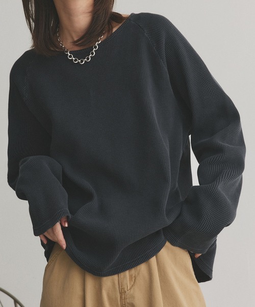 ad thie（アドティエ）の「ラグランスリーブ ワッフルプルオーバー（Tシャツ/カットソー・レディース・チャコール/杢グレー/オフホワイト/ブラック/ダークグレー/ブラウン/イエロー/ライトグレー/ピンク・FREE）」の7枚目の写真