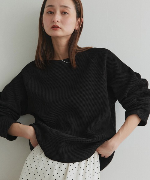 ad thie（アドティエ）の「ラグランスリーブ ワッフルプルオーバー（Tシャツ/カットソー・レディース・チャコール/杢グレー/オフホワイト/ブラック/ダークグレー/ブラウン/イエロー/ライトグレー/ピンク・FREE）」の3枚目の写真