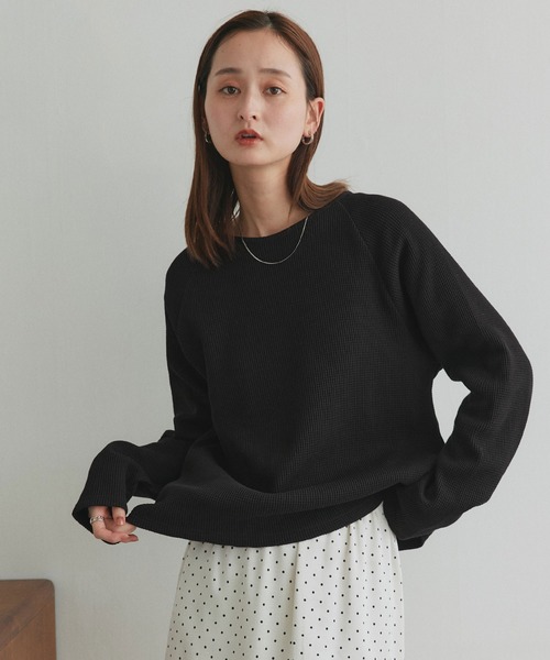 ad thie（アドティエ）の「ラグランスリーブ ワッフルプルオーバー（Tシャツ/カットソー・レディース・チャコール/杢グレー/オフホワイト/ブラック/ダークグレー/ブラウン/イエロー/ライトグレー/ピンク・FREE）」の17枚目の写真