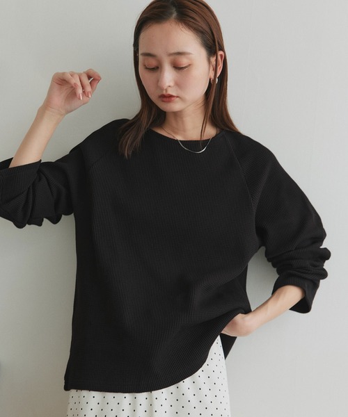 ad thie（アドティエ）の「ラグランスリーブ ワッフルプルオーバー（Tシャツ/カットソー・レディース・チャコール/杢グレー/オフホワイト/ブラック/ダークグレー/ブラウン/イエロー/ライトグレー/ピンク・FREE）」の19枚目の写真
