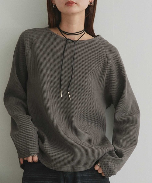 ad thie（アドティエ）の「ラグランスリーブ ワッフルプルオーバー（Tシャツ/カットソー・レディース・チャコール/杢グレー/オフホワイト/ブラック/ダークグレー/ブラウン/イエロー/ライトグレー/ピンク・FREE）」の22枚目の写真
