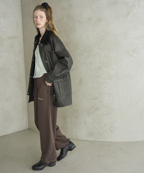 Firsthand（ファーストハンド）の「Firsthand/ファーストハンド オーバーサイズ クラッシュ レザレットジャケット / 衿 コーデュロイ / 2WAY スタンドカラー ブルゾン（ブルゾン・レディース・ブラック/ブラウン・MEDIUM/SMALL）」の4枚目の写真