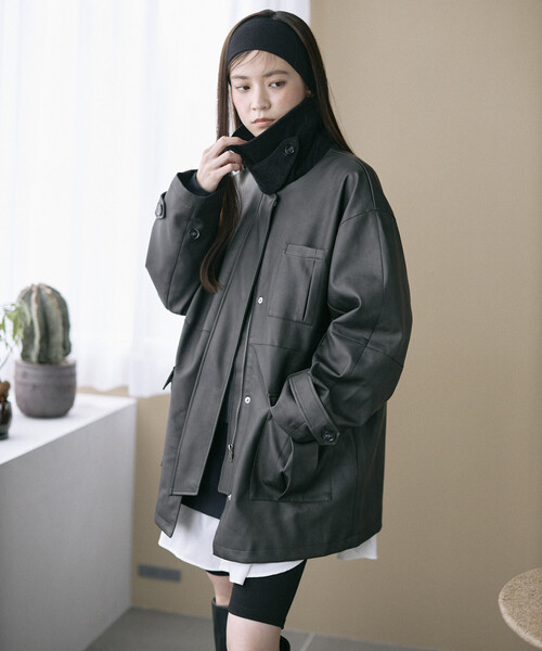 Firsthand（ファーストハンド）の「Firsthand/ファーストハンド オーバーサイズ クラッシュ レザレットジャケット / 衿 コーデュロイ / 2WAY スタンドカラー ブルゾン（ブルゾン・レディース・ブラック/ブラウン・MEDIUM/SMALL）」の5枚目の写真