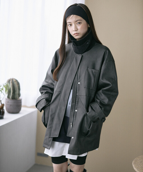 Firsthand（ファーストハンド）の「Firsthand/ファーストハンド オーバーサイズ クラッシュ レザレットジャケット / 衿 コーデュロイ / 2WAY スタンドカラー ブルゾン（ブルゾン・レディース・ブラック/ブラウン・MEDIUM/SMALL）」の11枚目の写真