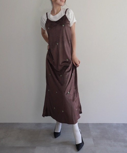 Rashik(ラシク)の「フラワー刺繍ベロア調ワンピース(ワンピース・レディース・ブラック/グレー/ブラウン・FREE)」の2枚目の写真
