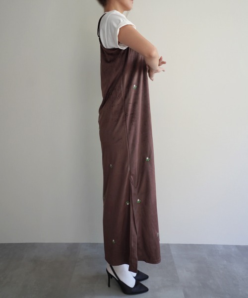 Rashik(ラシク)の「フラワー刺繍ベロア調ワンピース(ワンピース・レディース・ブラック/グレー/ブラウン・FREE)」の17枚目の写真