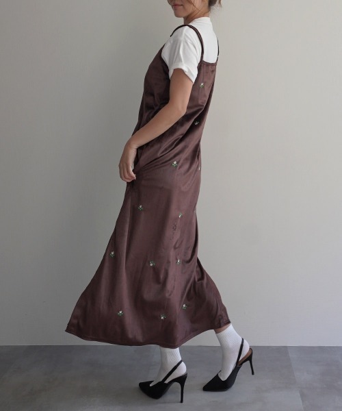 Rashik(ラシク)の「フラワー刺繍ベロア調ワンピース(ワンピース・レディース・ブラック/グレー/ブラウン・FREE)」の6枚目の写真