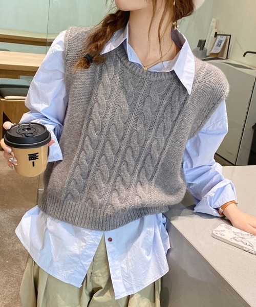 セール】ケーブル編みオーバーサイズ クルーネックニットベスト