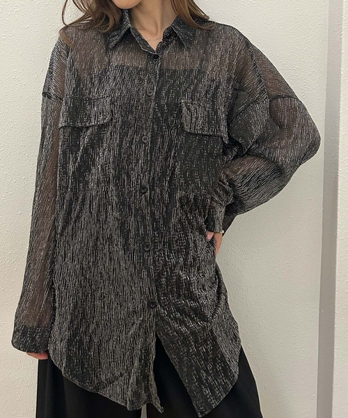 Ampirula(アンピルーラ)の「ラメ シアーシャツ ブラウス 長袖 オーバーサイズ ロング(シャツ/ブラウス・レディース・ブラック/ホワイト・FREE)」の2枚目の写真