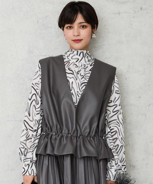 JETSET SOLO PLUS (ジェットセットソロプラス)の「【JETSET SOLO PLUS】フェイクレザー ドロストベスト(その他トップス・レディース・グレイッシュベージュ/モカ・FREE)」の15枚目の写真