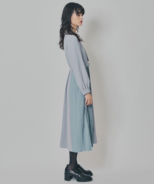 REDYAZEL(レディアゼル)の「カラーブロックパネルアシメプリーツワンピース(ワンピース・レディース・グレー/ネイビー/ブラウン・FREE)」の10枚目の写真