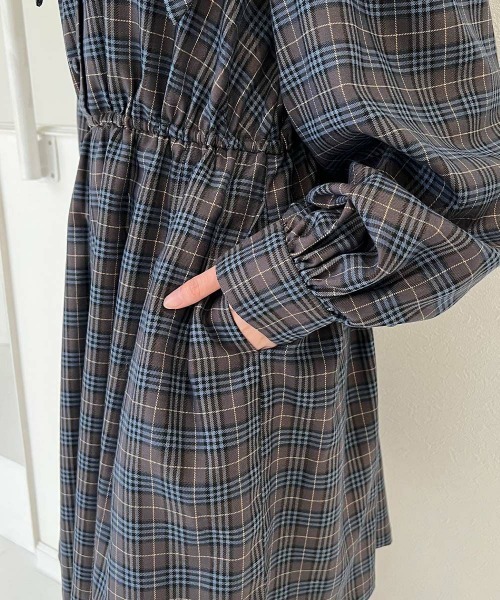 F i.n.t（フィント）の「ボリュームスリーブボウタイチェックワンピース（ワンピース・レディース・ブルー/レッド・FREE）」の15枚目の写真