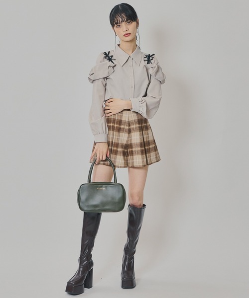 REDYAZEL（レディアゼル）の「リボンフリルショルダーブラウス（シャツ/ブラウス・レディース・オフホワイト/ベージュ/グレー・FREE）」の22枚目の写真