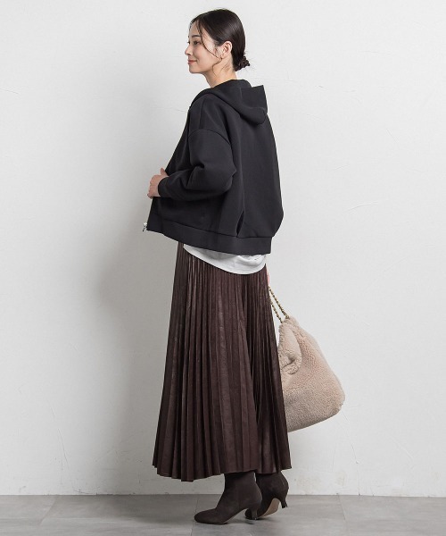 LAUTREAMONT(ロートレアモン)の「レザーライクサテンプリーツスカート≪洗える≫(スカート・レディース・ベージュ/ブラウン・7号/9号)」の8枚目の写真
