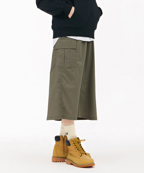 CHASECULT(チェイスカルト)の「女性ストレッチカーゴスカート - カーキ(スカート・レディース・カーキ・67/70)」の2枚目の写真
