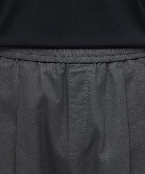 MUSINSA STANDARD(ムシンサスタンダード)の「コットンリネンワンタックワイドパンツ【ガンメタル】(その他パンツ・メンズ・その他・38/36/34/32/30/26/28)」の7枚目の写真
