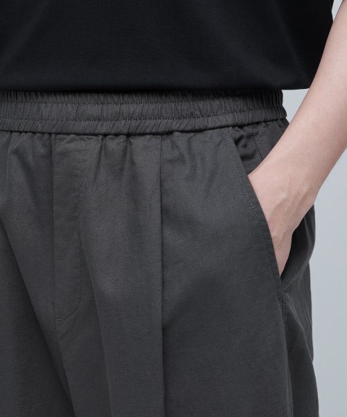 MUSINSA STANDARD(ムシンサスタンダード)の「コットンリネンワンタックワイドパンツ【ガンメタル】(その他パンツ・メンズ・その他・38/36/34/32/30/26/28)」の5枚目の写真