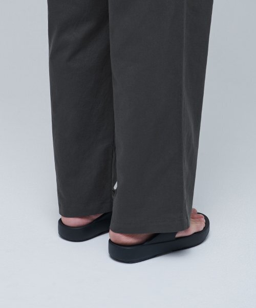 MUSINSA STANDARD(ムシンサスタンダード)の「コットンリネンワンタックワイドパンツ【ガンメタル】(その他パンツ・メンズ・その他・38/36/34/32/30/26/28)」の3枚目の写真