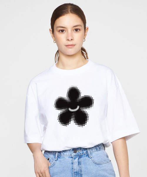 GRAVER（グレーバー）の「[ユニセックス]シルエットフラワースマイル半袖Tシャツ_ホワイト（Tシャツ/カットソー・レディース・ホワイト・X-LARGE/SMALL/MEDIUM/LARGE）」の2枚目の写真