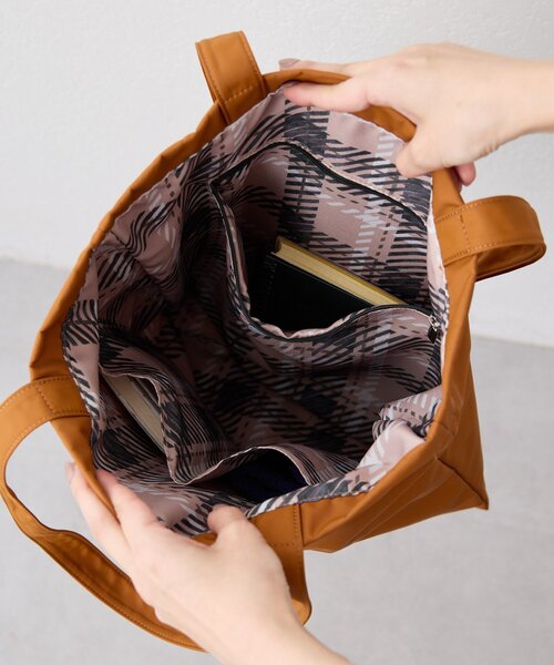 ear PAPILLONNER（イアパピヨネ）の「sampo×earホースサブトートバッグ