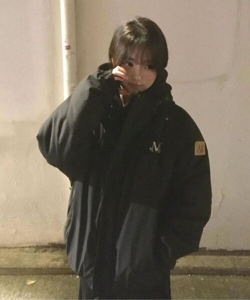 MUCENT（ムセント）の「ブロンテヘビシェルフードダウンジャケット 男女共用 (3カラー)（ダウンジャケット/コート・レディース・チャコール/カーキ/ブラック・FREE）」の18枚目の写真