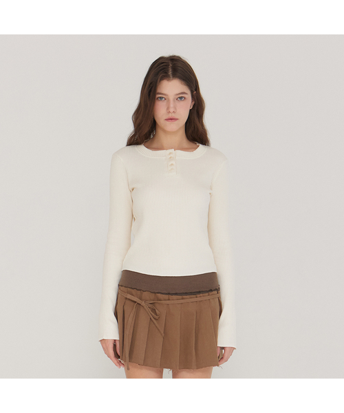 DEARSTALKER(ディアストーカー)の「D. BASIC WAFFLE SEMI SQUARE NECK T - 4 COLOR(Tシャツ/カットソー・レディース・ブルー/オリーブ/Cream/ブラック・FREE)」の4枚目の写真