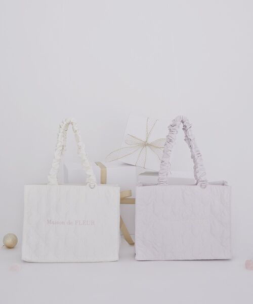 Maison de FLEUR(メゾンドフルール)の「【WEB限定カラーあり】ギャザーハンドルリボンキルティングトート(トートバッグ・レディース・ピンク/ブラック/アイボリー・FREE)」の22枚目の写真