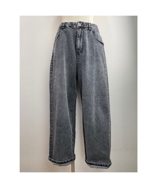 WORLD WIDE LOVE!(ワールドワイドラブ)の「ワイドストレートパンツ(デニムパンツ・レディース・グレー/ネイビー・1)」の2枚目の写真