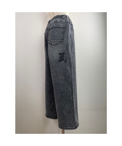 WORLD WIDE LOVE!(ワールドワイドラブ)の「ワイドストレートパンツ(デニムパンツ・レディース・グレー/ネイビー・1)」の9枚目の写真