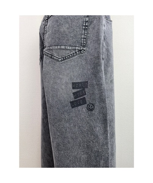 WORLD WIDE LOVE!(ワールドワイドラブ)の「ワイドストレートパンツ(デニムパンツ・レディース・グレー/ネイビー・1)」の11枚目の写真