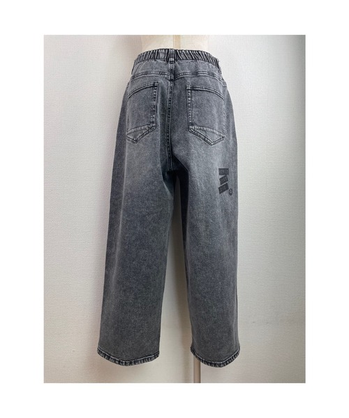 WORLD WIDE LOVE!(ワールドワイドラブ)の「ワイドストレートパンツ(デニムパンツ・レディース・グレー/ネイビー・1)」の10枚目の写真