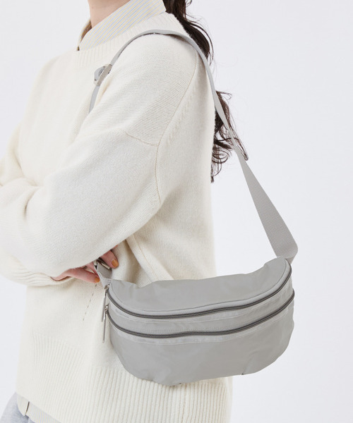LeSportsac（レスポートサック）の「ESSENTIAL BELT BAG ソフトトープC（ボディバッグ/ウエストポーチ・レディース・グレー・FREE）」の2枚目の写真
