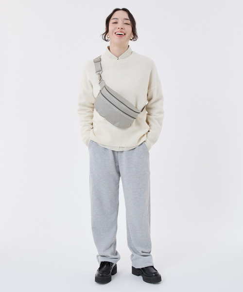 LeSportsac（レスポートサック）の「ESSENTIAL BELT BAG ソフトトープC（ボディバッグ/ウエストポーチ・レディース・グレー・FREE）」の3枚目の写真