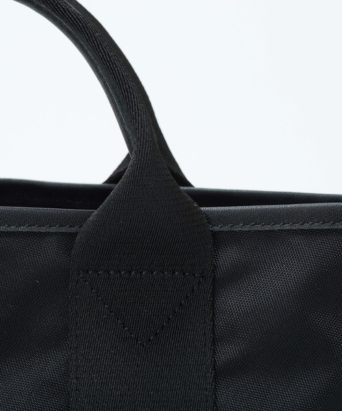 Breath TOPKAPI(ブレストプカピ)の「【Breath TOPKAPI sis】【WEB限定】 ナイロン ミニ トートバッグ ショルダー付き 軽量 / SCOTCH GRAIN スコッチグレイン(トートバッグ・レディース・クリーム/グレイッシュベージュ/ブラック・FREE)」の6枚目の写真