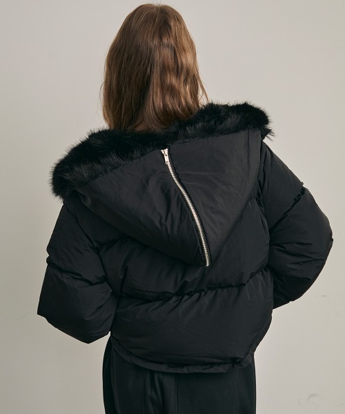 ケープファーカラークロップド丈ブルゾン（ダウンジャケット/コート