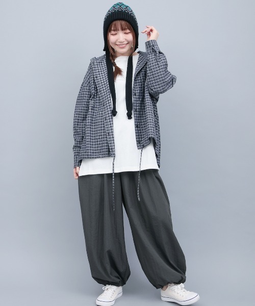 チチカカ(チチカカ)の「ウ゛ィンテージナイロンギャザーパンツ(その他パンツ・レディース・グレー/カーキ/ブラック・FREE)」の4枚目の写真