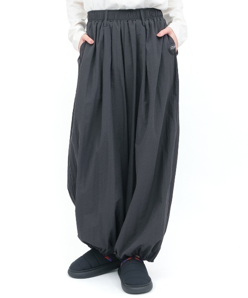 チチカカ(チチカカ)の「ウ゛ィンテージナイロンギャザーパンツ(その他パンツ・レディース・グレー/カーキ/ブラック・FREE)」の7枚目の写真