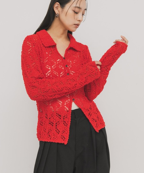 KBF（ケイビーエフ）の「クロシェレースニットシャツ（ニット/セーター・レディース・アイボリー/ブラック/レッド・ONE）」の3枚目の写真