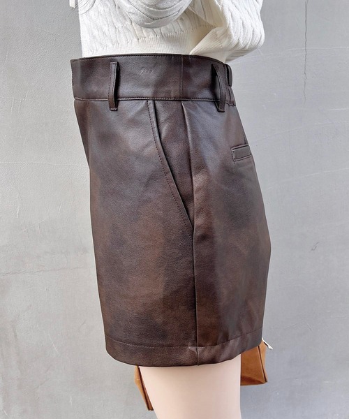 INGNI（イング）の「フェイクレザーショートパンツ／A（その他パンツ・レディース・ブラウン/ブラック・FREE）」の11枚目の写真