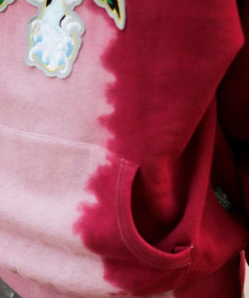 TOKYO CULTUART by BEAMS(トウキョウカルチャートバイビームス)の「Kads MIIDA(三井田一成) × 野坂稔和 / タイダイ Hoodie(パーカー・レディース・レッド/ブルー・MEDIUM/LARGE)」の14枚目の写真