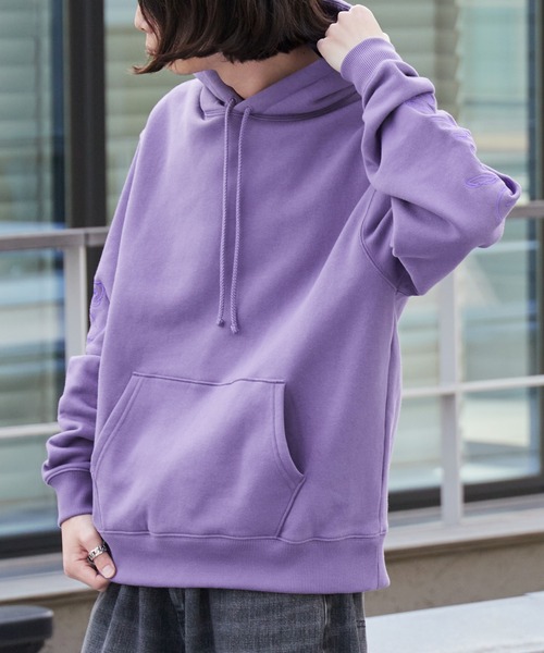 PLEASURES（プレジャー）の「PLEASURES/プレジャーズ SCRAWL HOODIE ヘビーウェイト プルオーバーパーカー 2026年春夏（パーカー・メンズ・パープル・XL/M/L）」の14枚目の写真