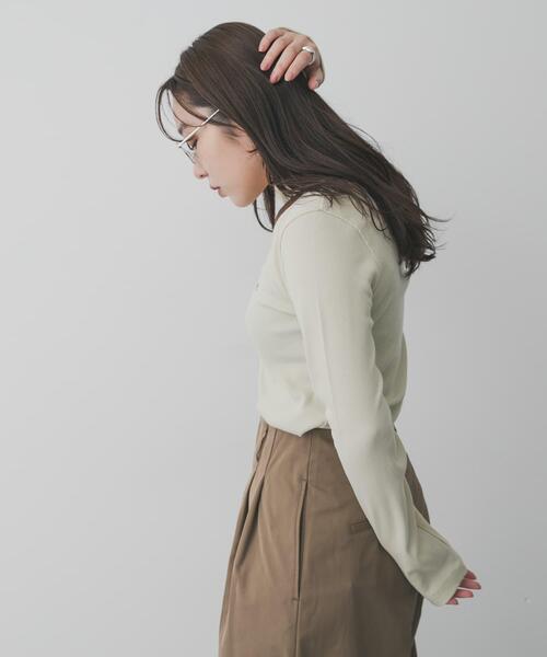 SENSE OF PLACE by URBAN RESEARCH(センスオブプレイスバイアーバンリサーチ)の「ラウンドネックリブTシャツ(Tシャツ/カットソー・レディース・チャコールグレー/ベージュ/ネイビー/ホワイト系その他・ONE)」の22枚目の写真