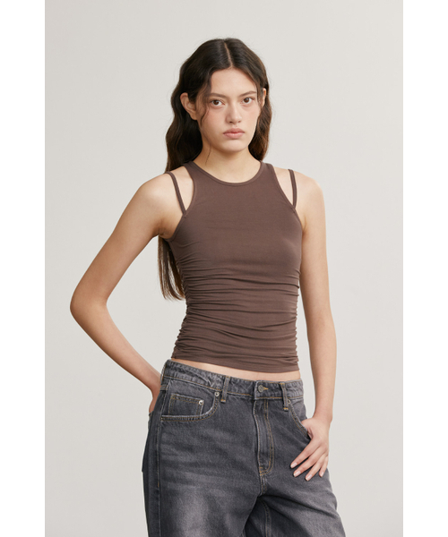 AFTERHOURS(アフターアワーズ)の「SHIRRING STRAP SLEEVELESS TOP (BROWN)(Tシャツ/カットソー・レディース・その他・FREE)」の1枚目の写真