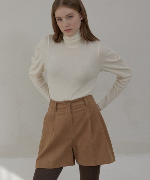 NONLOCAL(ノンローカル)の「Two Tuck Corduroy Short Pants - Beige(その他パンツ・レディース・その他・M/S)」の1枚目の写真